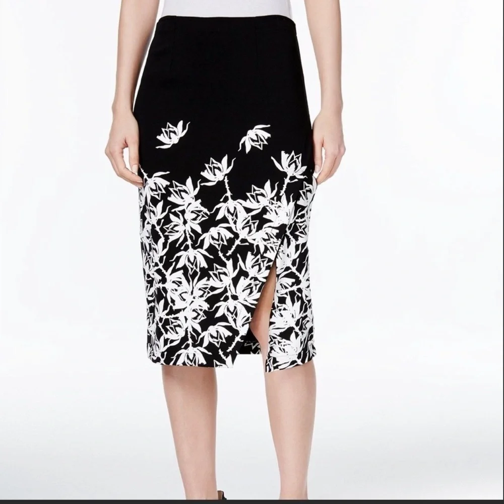 Black and White Floral Skirt M - Picture 1 of 6